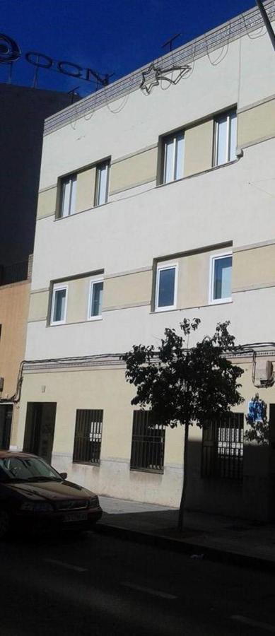 Hello Villarreal Suites Vila-real Bagian luar foto