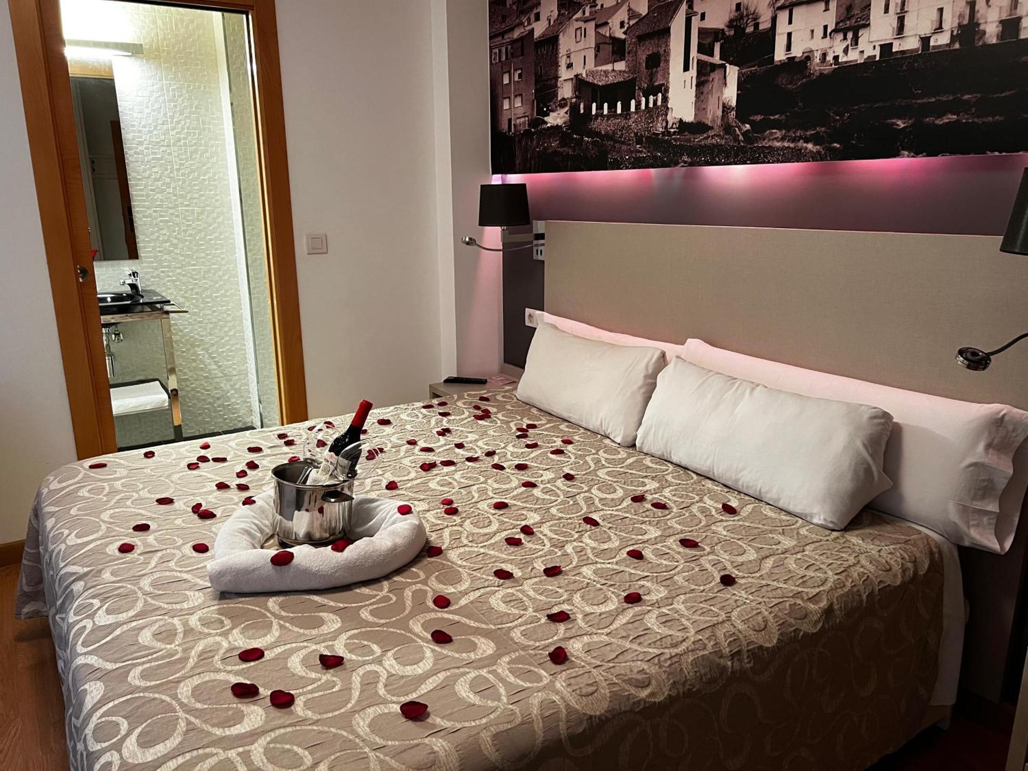 Hello Villarreal Suites Vila-real Bagian luar foto