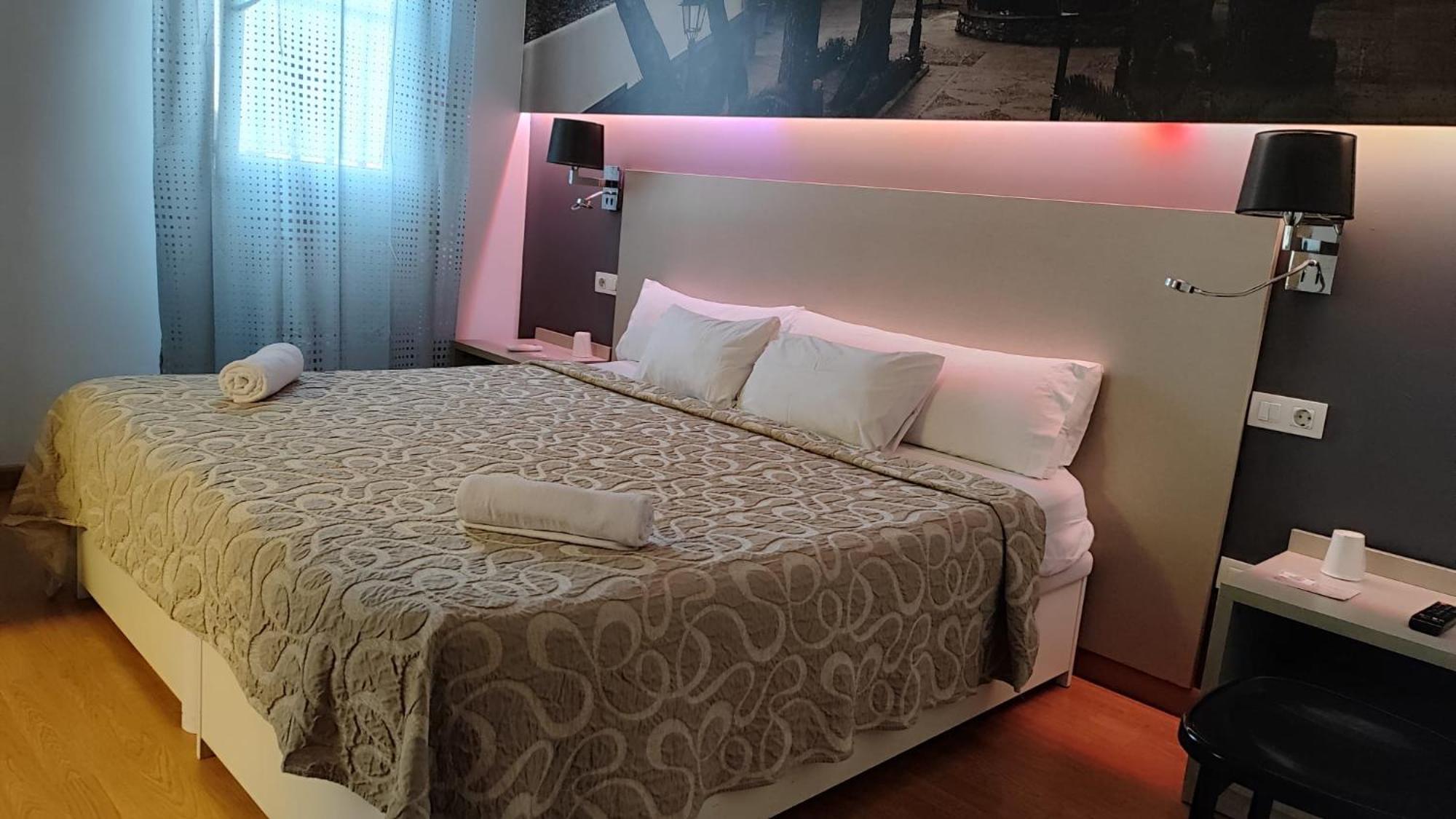 Hello Villarreal Suites Vila-real Bagian luar foto